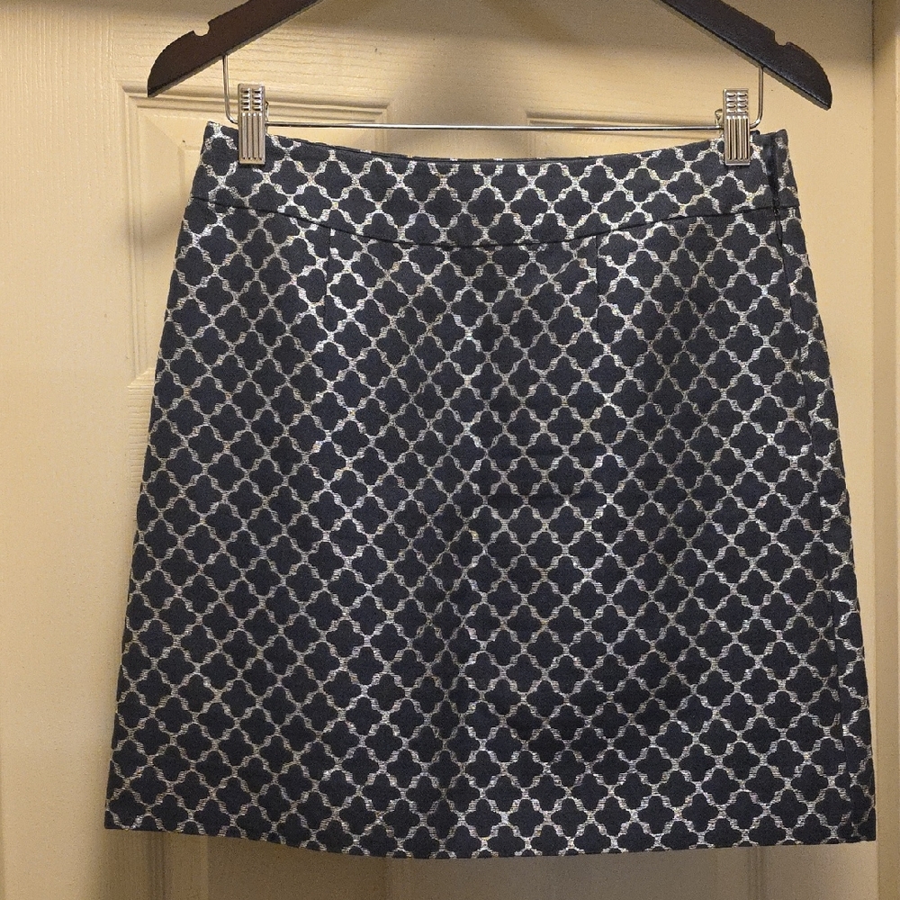 Kate Spade White and Blue A-Line Skirt Knee-Length. A-8.